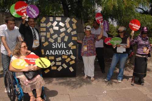 Bizsiz Sivil Anayasa Olmaz