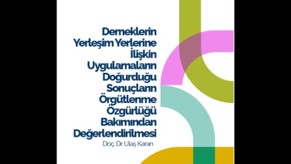 Beyaz zeminde renkli çizgiler ve mavi metin, sol üstte AB bayrağı.